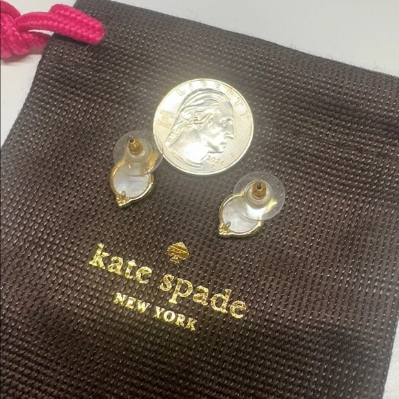 Kate Spade Into the Woods Pearl Owl Stud Pair of Earrings Mother of Pearl Gold - Picture 6 of 7